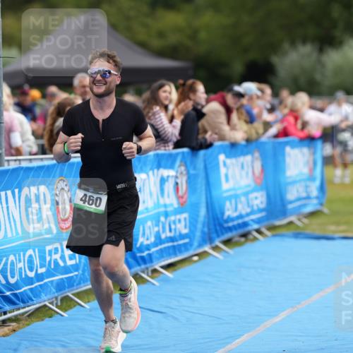 30.08.2026 - Elbe Triathlon Hamburg LAZAROV Photography http://msf.ph/oto/10027267 30.08.2026 10:57:45 Ziel 460 meine-sportfotos.de