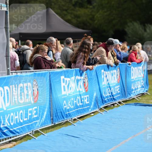 30.08.2026 - Elbe Triathlon Hamburg LAZAROV Photography http://msf.ph/oto/10027271 30.08.2026 10:58:18 Ziel  meine-sportfotos.de
