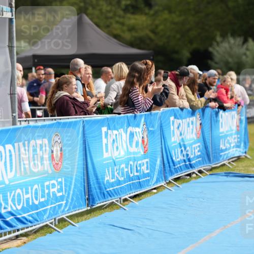 30.08.2026 - Elbe Triathlon Hamburg LAZAROV Photography http://msf.ph/oto/10027282 30.08.2026 10:58:38 Ziel 480, 588 meine-sportfotos.de