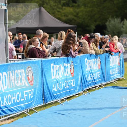 30.08.2026 - Elbe Triathlon Hamburg LAZAROV Photography http://msf.ph/oto/10027286 30.08.2026 10:58:40 Ziel 480, 588 meine-sportfotos.de