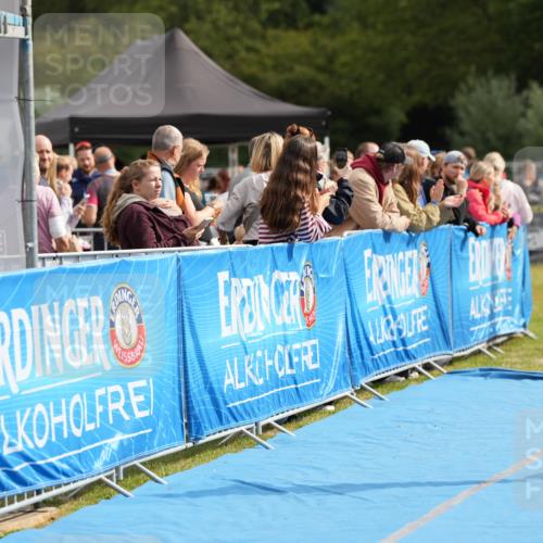 30.08.2026 - Elbe Triathlon Hamburg LAZAROV Photography http://msf.ph/oto/10027287 30.08.2026 10:58:40 Ziel 480, 588 meine-sportfotos.de