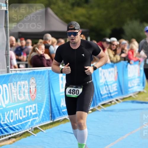 30.08.2026 - Elbe Triathlon Hamburg LAZAROV Photography http://msf.ph/oto/10027288 30.08.2026 10:58:42 Ziel 480, 588 meine-sportfotos.de