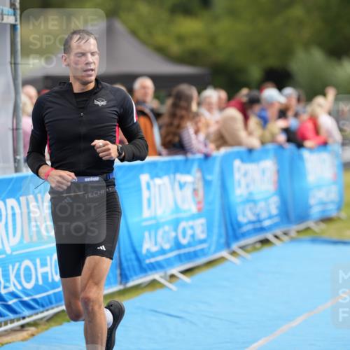 30.08.2026 - Elbe Triathlon Hamburg LAZAROV Photography http://msf.ph/oto/10027304 30.08.2026 10:59:19 Ziel 331, 405, 418, 542 meine-sportfotos.de