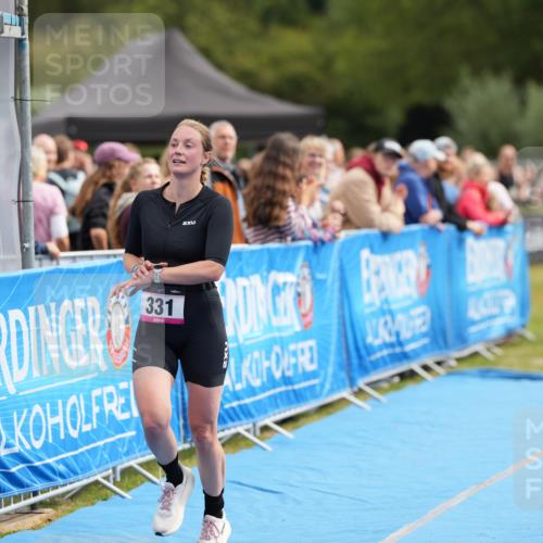 30.08.2026 - Elbe Triathlon Hamburg LAZAROV Photography http://msf.ph/oto/10027309 30.08.2026 10:59:26 Ziel 331, 418, 467 meine-sportfotos.de