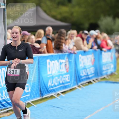 30.08.2026 - Elbe Triathlon Hamburg LAZAROV Photography http://msf.ph/oto/10027310 30.08.2026 10:59:26 Ziel 331, 418, 467 meine-sportfotos.de