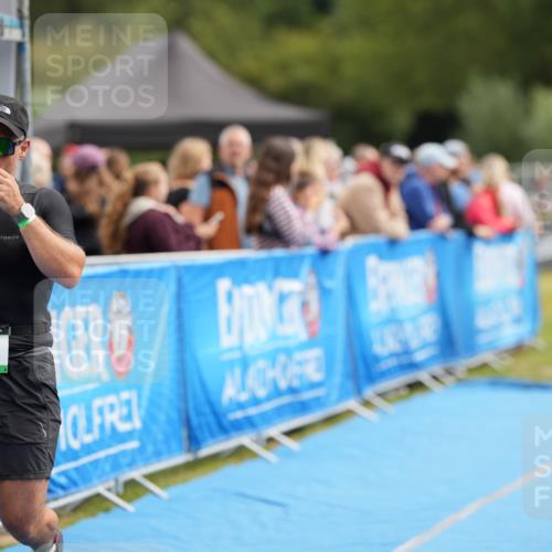 30.08.2026 - Elbe Triathlon Hamburg LAZAROV Photography http://msf.ph/oto/10027314 30.08.2026 10:59:31 Ziel 462, 467, 484 meine-sportfotos.de