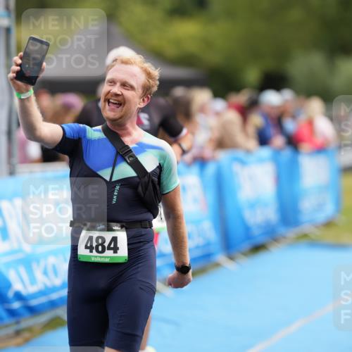 30.08.2026 - Elbe Triathlon Hamburg LAZAROV Photography http://msf.ph/oto/10027319 30.08.2026 10:59:37 Ziel 462, 484 meine-sportfotos.de