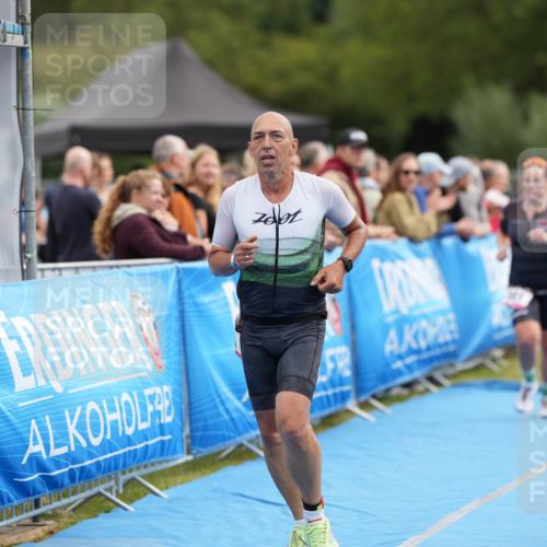 30.08.2026 - Elbe Triathlon Hamburg LAZAROV Photography http://msf.ph/oto/10027353 30.08.2026 11:01:14 Ziel 261, 391 meine-sportfotos.de
