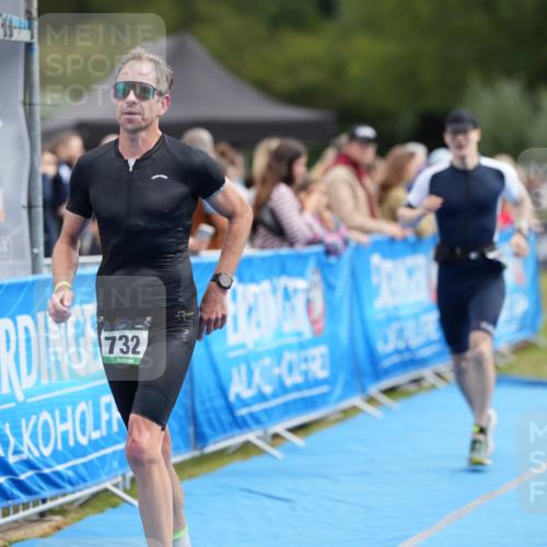 30.08.2026 - Elbe Triathlon Hamburg LAZAROV Photography http://msf.ph/oto/10027360 30.08.2026 11:02:20 Ziel 501, 529, 732 meine-sportfotos.de