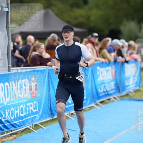 30.08.2026 - Elbe Triathlon Hamburg LAZAROV Photography http://msf.ph/oto/10027362 30.08.2026 11:02:21 Ziel 501, 529, 732 meine-sportfotos.de