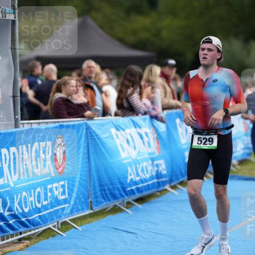 30.08.2026 - Elbe Triathlon Hamburg LAZAROV Photography http://msf.ph/oto/10027365 30.08.2026 11:02:28 Ziel 434, 529, 597 meine-sportfotos.de