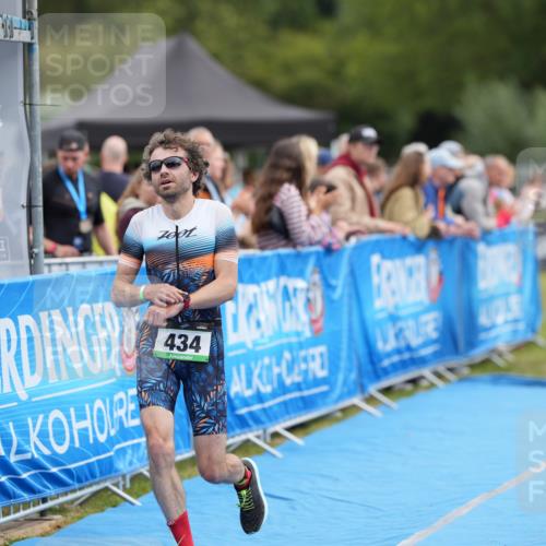 30.08.2026 - Elbe Triathlon Hamburg LAZAROV Photography http://msf.ph/oto/10027371 30.08.2026 11:02:34 Ziel 434, 552, 597, 637, 739, 1116 meine-sportfotos.de