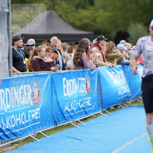 30.08.2026 - Elbe Triathlon Hamburg LAZAROV Photography http://msf.ph/oto/10027377 30.08.2026 11:02:39 Ziel 552, 637, 739, 1116 meine-sportfotos.de