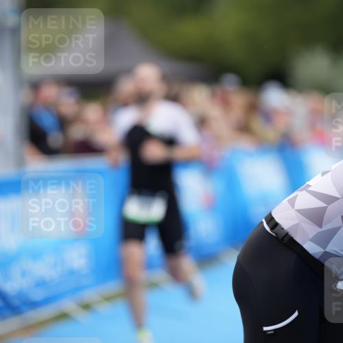 30.08.2026 - Elbe Triathlon Hamburg LAZAROV Photography http://msf.ph/oto/10027383 30.08.2026 11:03:00 Ziel 408 meine-sportfotos.de