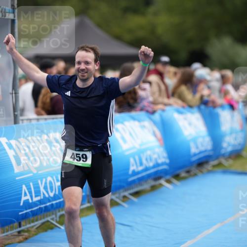 30.08.2026 - Elbe Triathlon Hamburg LAZAROV Photography http://msf.ph/oto/10027387 30.08.2026 11:03:18 Ziel 459, 563 meine-sportfotos.de