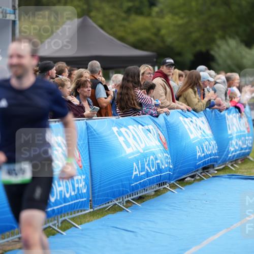 30.08.2026 - Elbe Triathlon Hamburg LAZAROV Photography http://msf.ph/oto/10027388 30.08.2026 11:03:18 Ziel 459, 563 meine-sportfotos.de