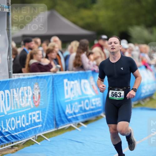 30.08.2026 - Elbe Triathlon Hamburg LAZAROV Photography http://msf.ph/oto/10027389 30.08.2026 11:03:22 Ziel 563 meine-sportfotos.de