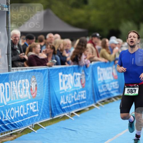 30.08.2026 - Elbe Triathlon Hamburg LAZAROV Photography http://msf.ph/oto/10027392 30.08.2026 11:03:41 Ziel 583 meine-sportfotos.de