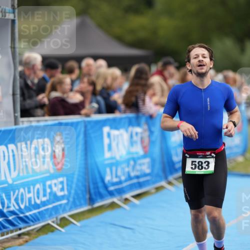 30.08.2026 - Elbe Triathlon Hamburg LAZAROV Photography http://msf.ph/oto/10027393 30.08.2026 11:03:41 Ziel 583 meine-sportfotos.de
