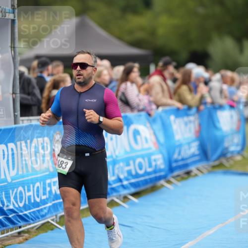 30.08.2026 - Elbe Triathlon Hamburg LAZAROV Photography http://msf.ph/oto/10027398 30.08.2026 11:03:59 Ziel 449, 483, 531, 642, 658, 664, 1897 meine-sportfotos.de
