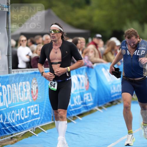 30.08.2026 - Elbe Triathlon Hamburg LAZAROV Photography http://msf.ph/oto/10027401 30.08.2026 11:04:03 Ziel 449, 642, 658, 664, 1897 meine-sportfotos.de