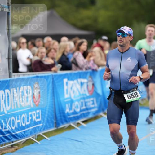 30.08.2026 - Elbe Triathlon Hamburg LAZAROV Photography http://msf.ph/oto/10027404 30.08.2026 11:04:05 Ziel 449, 642, 658, 664, 1897 meine-sportfotos.de
