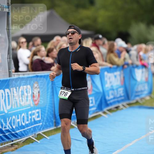30.08.2026 - Elbe Triathlon Hamburg LAZAROV Photography http://msf.ph/oto/10027410 30.08.2026 11:04:17 Ziel 976 meine-sportfotos.de