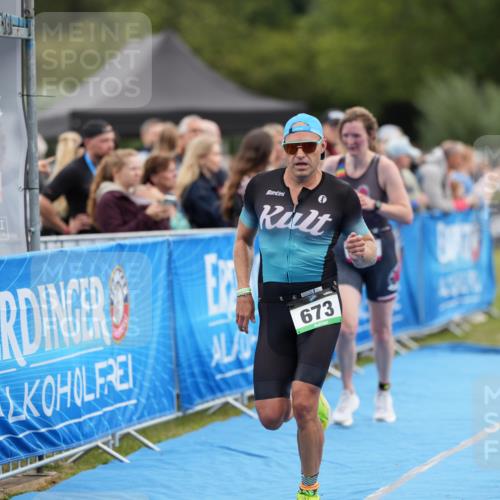 30.08.2026 - Elbe Triathlon Hamburg LAZAROV Photography http://msf.ph/oto/10027412 30.08.2026 11:04:47 Ziel 299, 673 meine-sportfotos.de