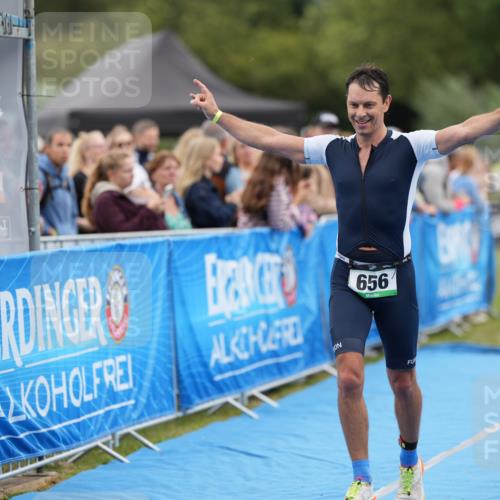 30.08.2026 - Elbe Triathlon Hamburg LAZAROV Photography http://msf.ph/oto/10027422 30.08.2026 11:05:15 Ziel 656, 698, 1008 meine-sportfotos.de