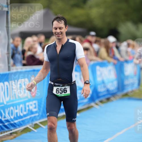 30.08.2026 - Elbe Triathlon Hamburg LAZAROV Photography http://msf.ph/oto/10027424 30.08.2026 11:05:16 Ziel 656, 698, 1008 meine-sportfotos.de