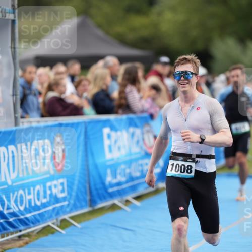 30.08.2026 - Elbe Triathlon Hamburg LAZAROV Photography http://msf.ph/oto/10027426 30.08.2026 11:05:17 Ziel 656, 698, 1008 meine-sportfotos.de