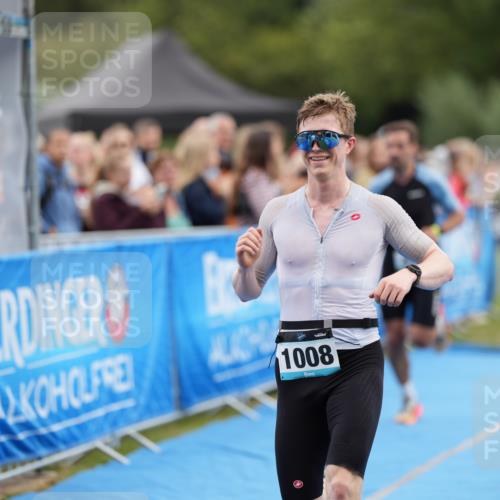 30.08.2026 - Elbe Triathlon Hamburg LAZAROV Photography http://msf.ph/oto/10027427 30.08.2026 11:05:17 Ziel 656, 698, 1008 meine-sportfotos.de