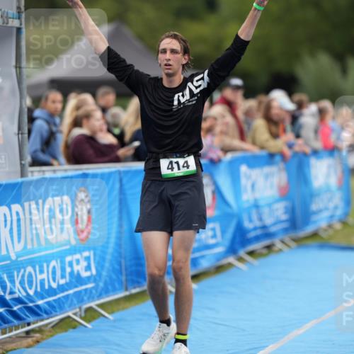 30.08.2026 - Elbe Triathlon Hamburg LAZAROV Photography http://msf.ph/oto/10027437 30.08.2026 11:05:55 Ziel 414, 431, 779 meine-sportfotos.de