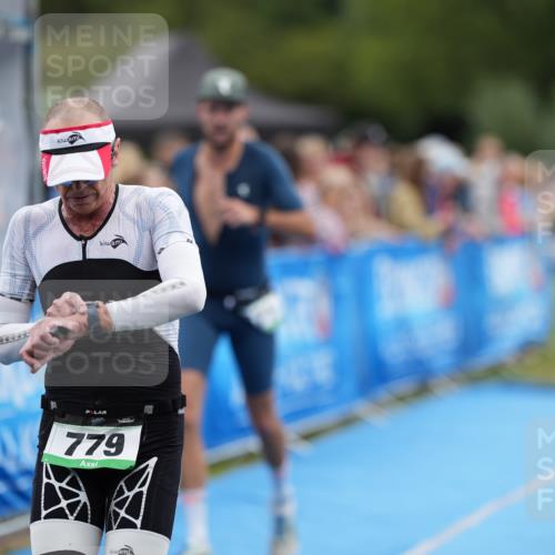 30.08.2026 - Elbe Triathlon Hamburg LAZAROV Photography http://msf.ph/oto/10027446 30.08.2026 11:06:04 Ziel 671, 779 meine-sportfotos.de