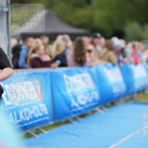 30.08.2026 - Elbe Triathlon Hamburg LAZAROV Photography http://msf.ph/oto/10027451 30.08.2026 11:06:17 Ziel 609 meine-sportfotos.de