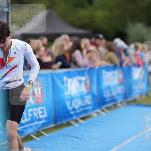 30.08.2026 - Elbe Triathlon Hamburg LAZAROV Photography http://msf.ph/oto/10027454 30.08.2026 11:06:27 Ziel 425, 482, 628 meine-sportfotos.de