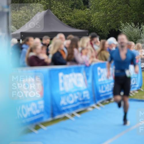 30.08.2026 - Elbe Triathlon Hamburg LAZAROV Photography http://msf.ph/oto/10027463 30.08.2026 11:06:30 Ziel 425, 482, 628 meine-sportfotos.de