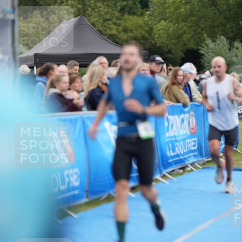 30.08.2026 - Elbe Triathlon Hamburg LAZAROV Photography http://msf.ph/oto/10027466 30.08.2026 11:06:31 Ziel 482, 628, 675 meine-sportfotos.de