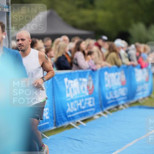 30.08.2026 - Elbe Triathlon Hamburg LAZAROV Photography http://msf.ph/oto/10027470 30.08.2026 11:06:33 Ziel 482, 628, 675, 1067 meine-sportfotos.de