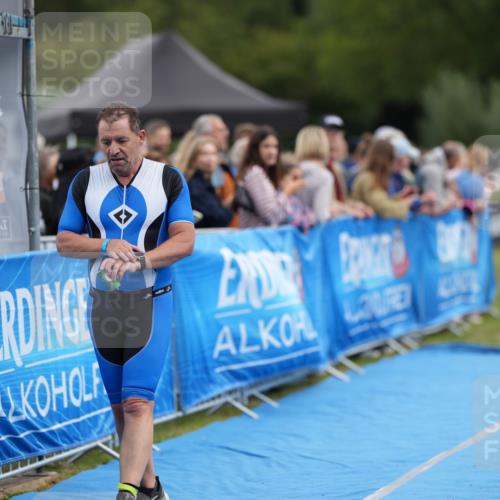 30.08.2026 - Elbe Triathlon Hamburg LAZAROV Photography http://msf.ph/oto/10027478 30.08.2026 11:06:52 Ziel 289 meine-sportfotos.de