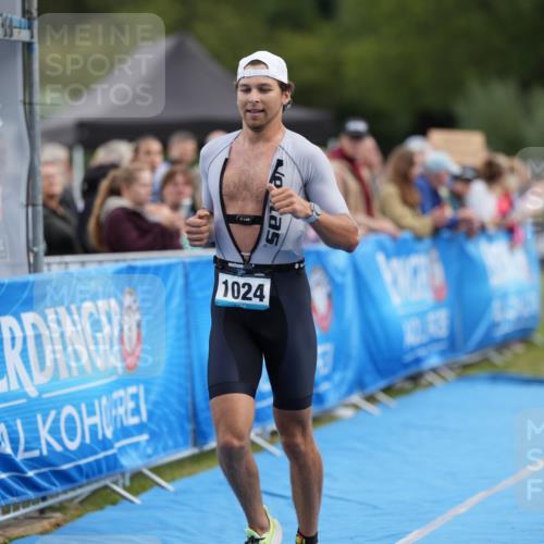 30.08.2026 - Elbe Triathlon Hamburg LAZAROV Photography http://msf.ph/oto/10027481 30.08.2026 11:07:19 Ziel 488, 1024 meine-sportfotos.de