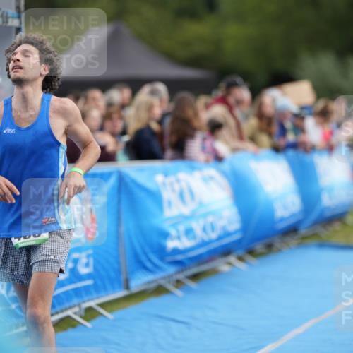 30.08.2026 - Elbe Triathlon Hamburg LAZAROV Photography http://msf.ph/oto/10027485 30.08.2026 11:07:24 Ziel 488, 495 meine-sportfotos.de