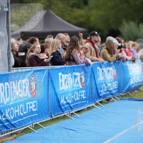30.08.2026 - Elbe Triathlon Hamburg LAZAROV Photography http://msf.ph/oto/10027491 30.08.2026 11:07:26 Ziel 488, 495 meine-sportfotos.de
