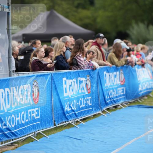 30.08.2026 - Elbe Triathlon Hamburg LAZAROV Photography http://msf.ph/oto/10027492 30.08.2026 11:07:27 Ziel 488, 495, 728 meine-sportfotos.de