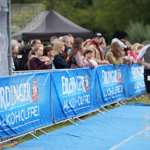 30.08.2026 - Elbe Triathlon Hamburg LAZAROV Photography http://msf.ph/oto/10027493 30.08.2026 11:07:27 Ziel 488, 495, 728 meine-sportfotos.de