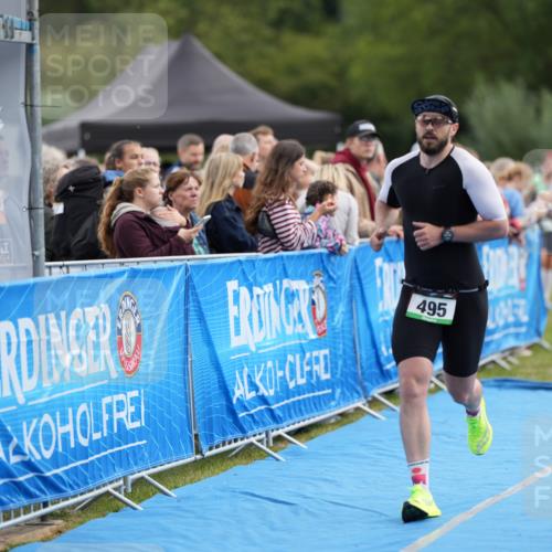 30.08.2026 - Elbe Triathlon Hamburg LAZAROV Photography http://msf.ph/oto/10027496 30.08.2026 11:07:28 Ziel 495, 728 meine-sportfotos.de