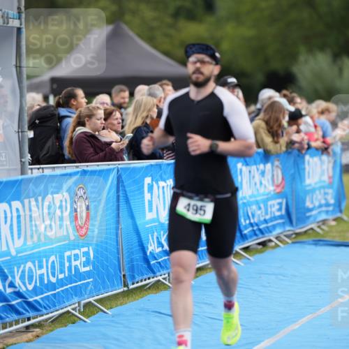 30.08.2026 - Elbe Triathlon Hamburg LAZAROV Photography http://msf.ph/oto/10027498 30.08.2026 11:07:29 Ziel 495, 728 meine-sportfotos.de