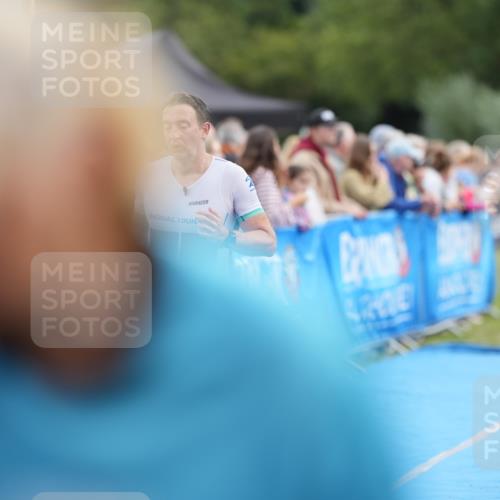 30.08.2026 - Elbe Triathlon Hamburg LAZAROV Photography http://msf.ph/oto/10027502 30.08.2026 11:07:35 Ziel 728 meine-sportfotos.de