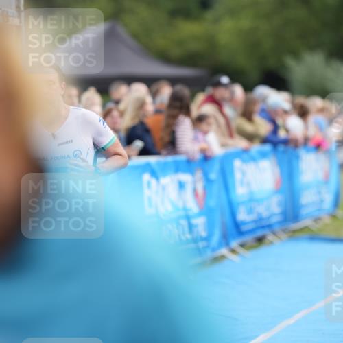 30.08.2026 - Elbe Triathlon Hamburg LAZAROV Photography http://msf.ph/oto/10027503 30.08.2026 11:07:36 Ziel 728 meine-sportfotos.de