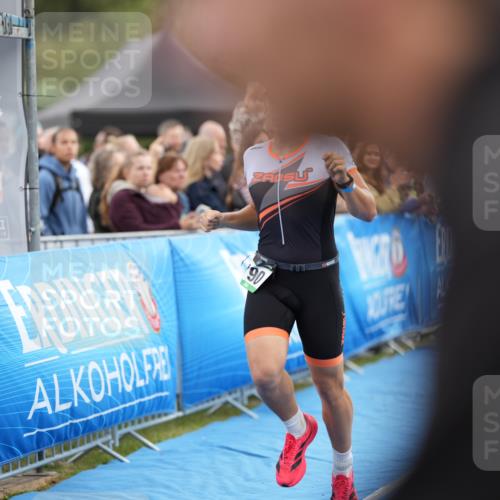 30.08.2026 - Elbe Triathlon Hamburg LAZAROV Photography http://msf.ph/oto/10027504 30.08.2026 11:08:21 Ziel 506, 790 meine-sportfotos.de